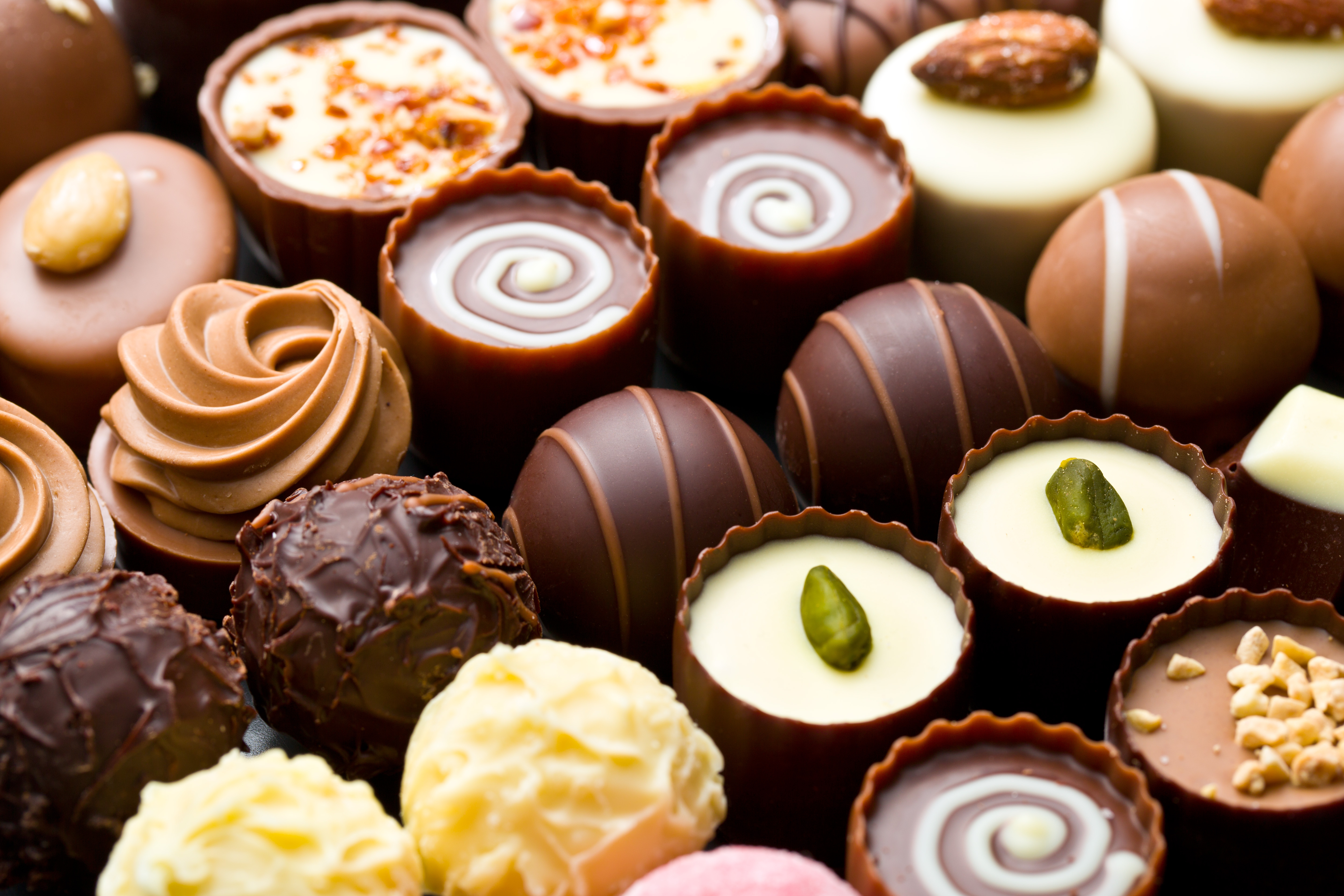 Различные сладости. Шоколад пралине. Пралине (бельгийский шоколад). Красивые конфеты. Конфеты шоколад.